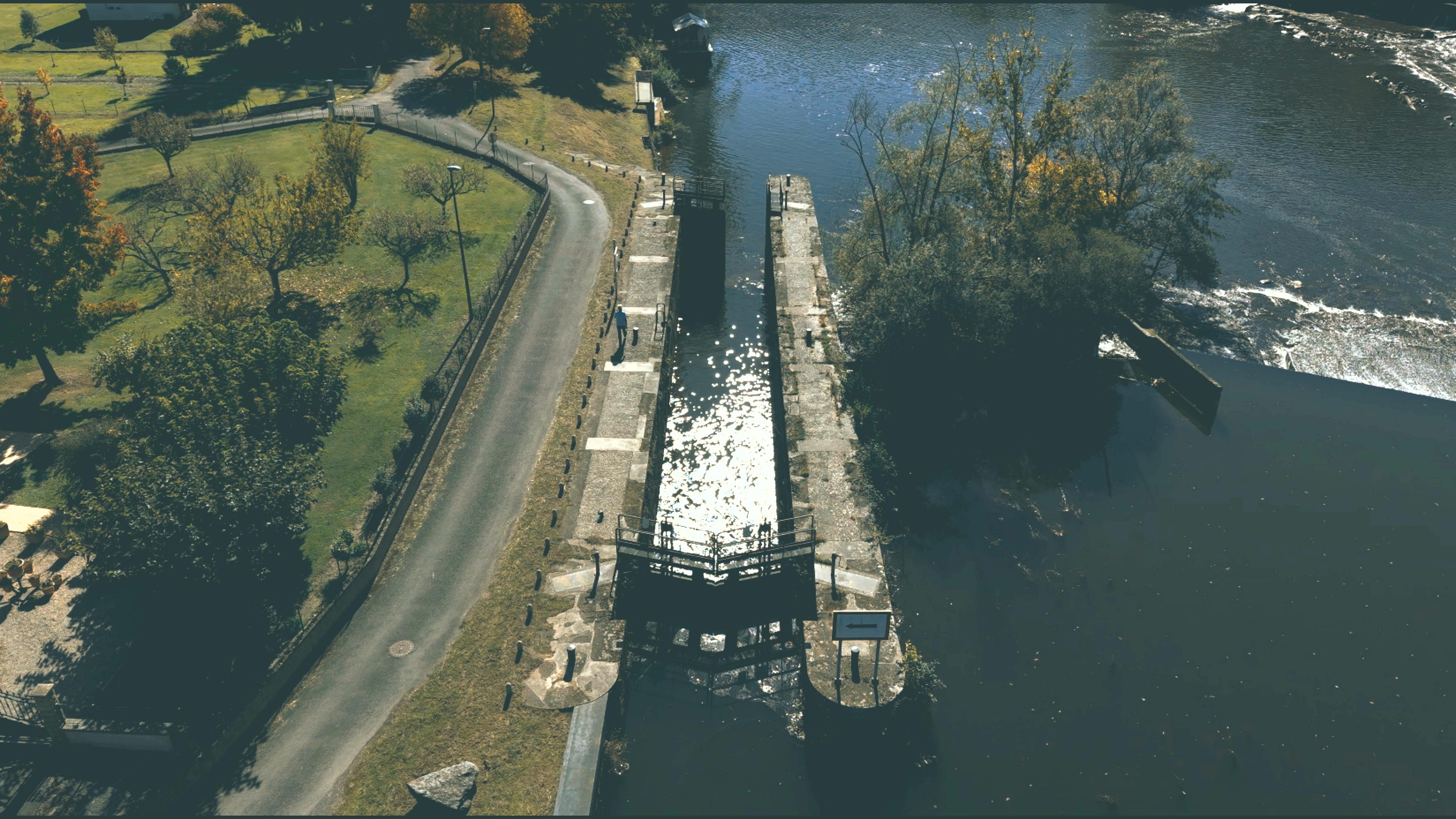 Aerial view of the Penchot lock on the Lot
